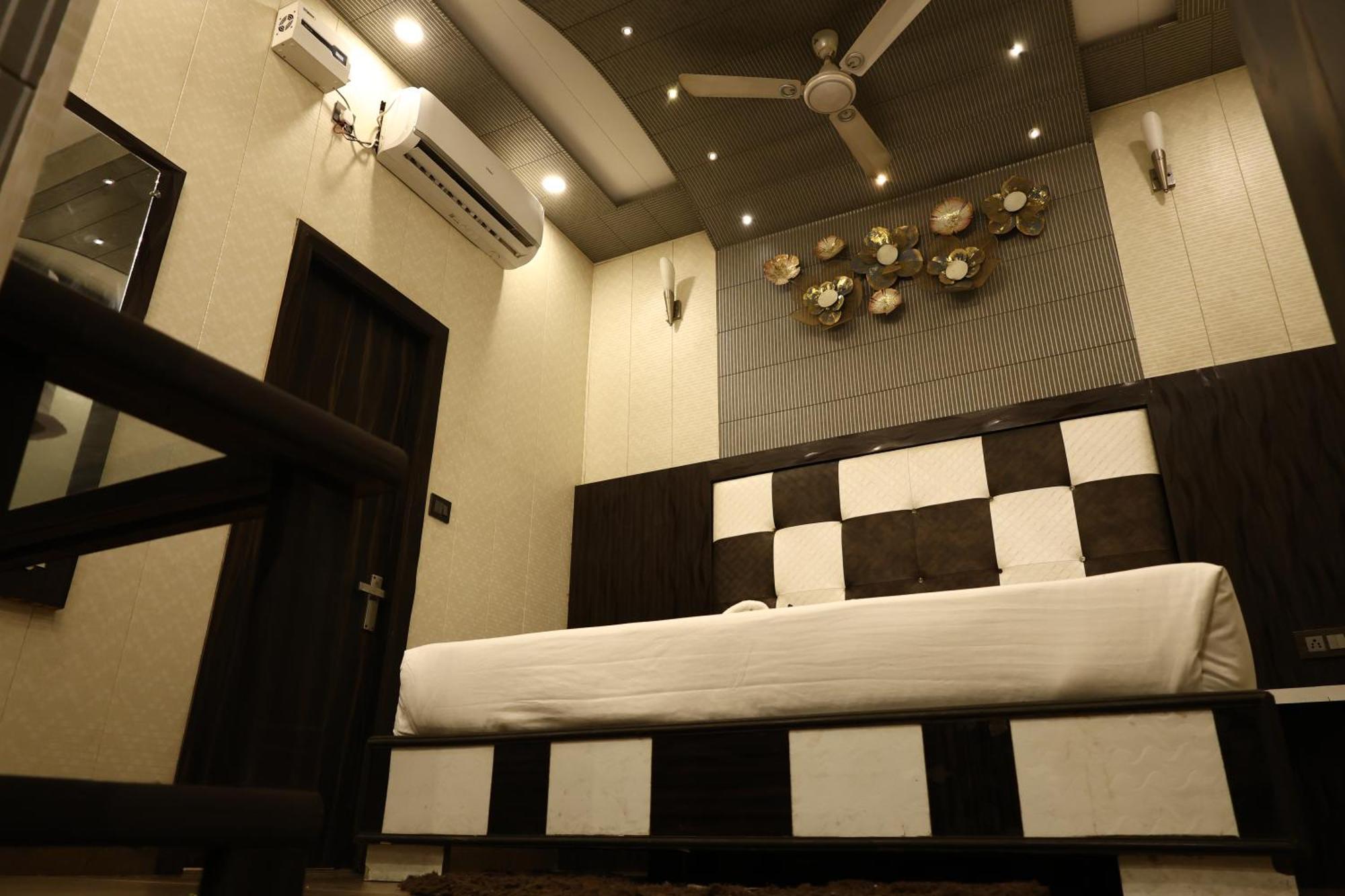 Hotel Pardesi หริทวาร ภายนอก รูปภาพ