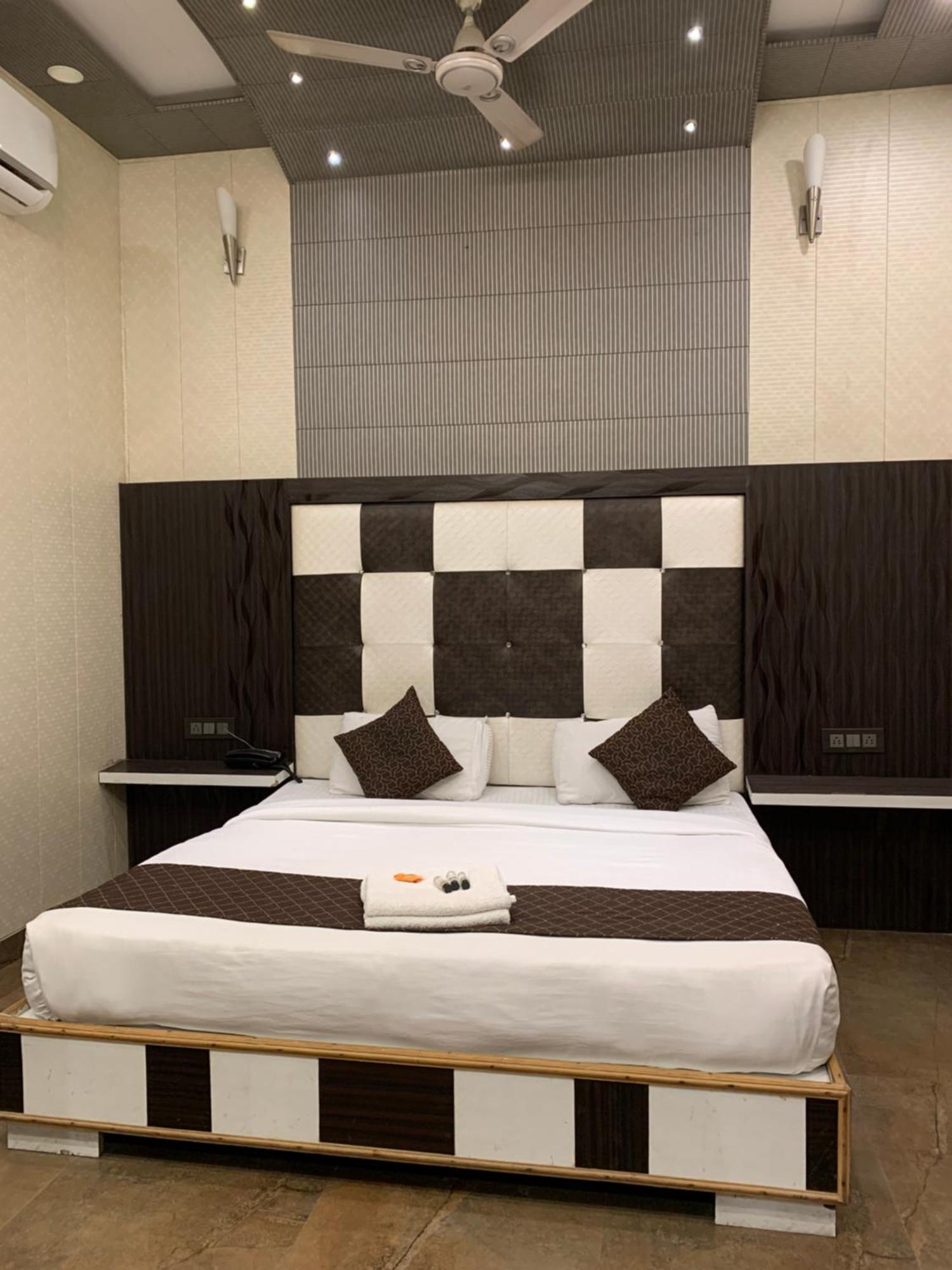 Hotel Pardesi หริทวาร ภายนอก รูปภาพ